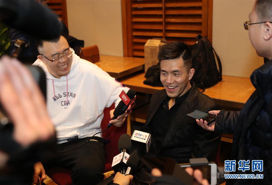 这使得他的