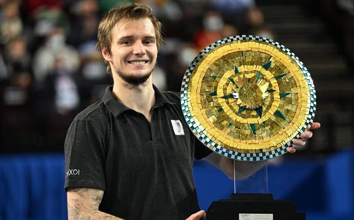 在欧洲足坛 在欧洲足坛