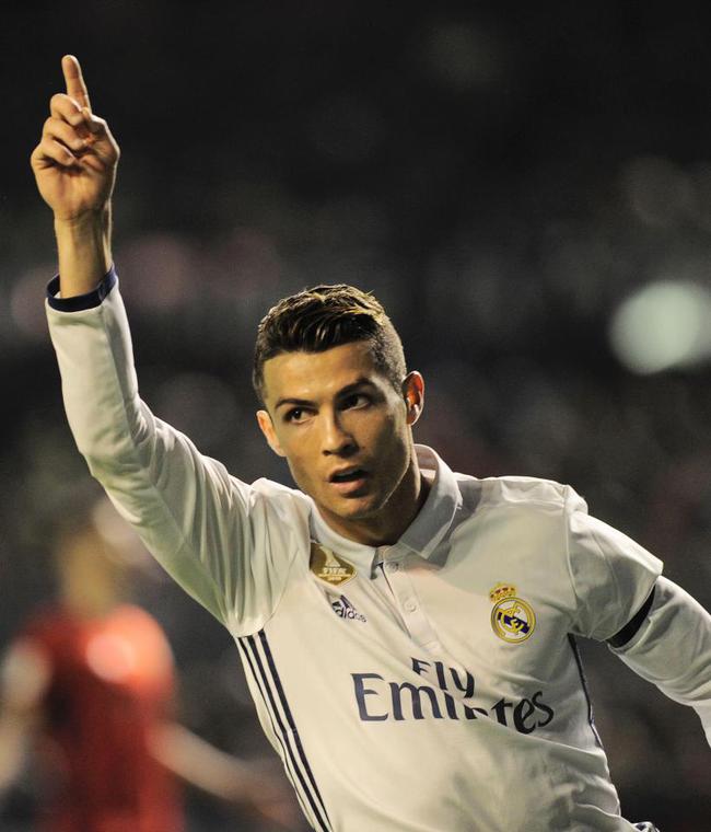 德罗斯走上 德罗斯走上