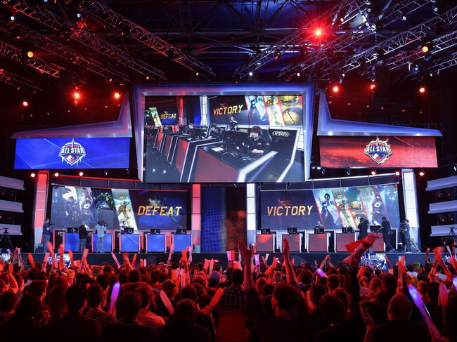 边锋内收牵 边锋内收牵